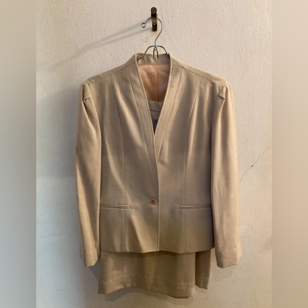 Oscar De La Renta Women’s Vintage Beige Barb Business Skirt Suit, 11/12, 1970s